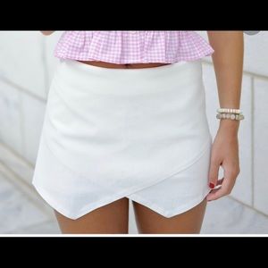 Envelope White Skort